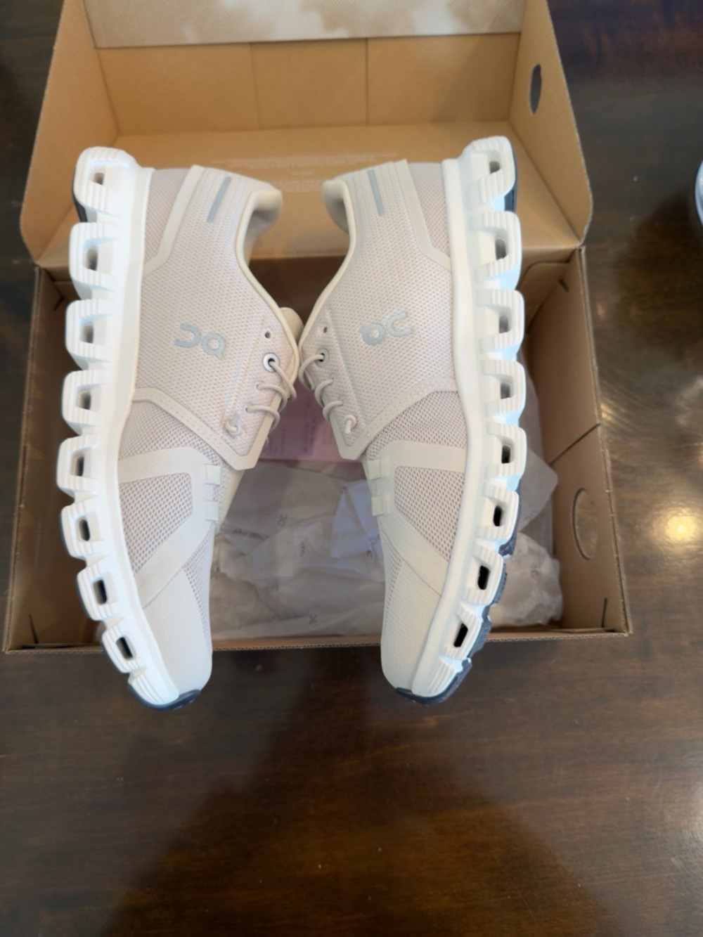 On, Cloud 6 Sneaker in Pearl White size 8 Men’s (Ladies 9.5 equivalent) - Picture 9 of 12